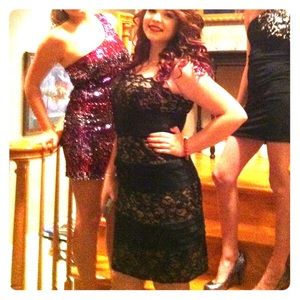 Camille La Vie short formal dress size 14